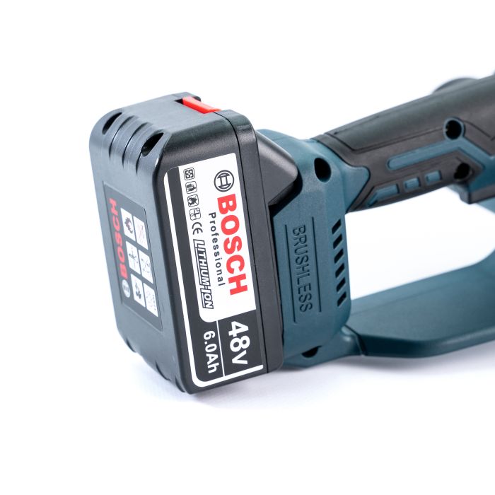 Аккумуляторная бесщеточная пила Bosch UniversalChain 48 (48V 6Ah) АКБ цепная пила Бош 30см с подачей смазки