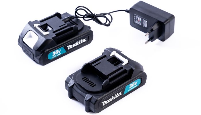 Безщітковий акумуляторний секатор Makita DMT65BL (36V, 5 Ah) Садовий АКБ секатор Макіта з дисплеєм 30 мм